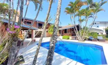 Casa com 3 suítes à venda, 430 m² por R$ 2.150.000 - Granja Viana - Carapicuíba/SP