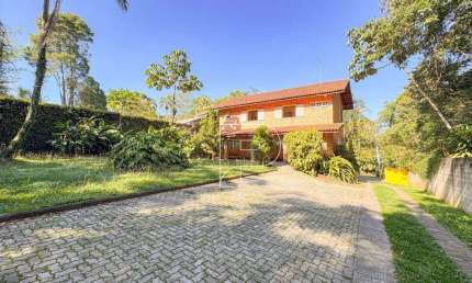 Casa com 4 dormitórios, 369 m² - venda por R$ 1.790.000,00 ou aluguel por R$ 5.992,00/mês - Chácaras Bartira - Embu das Artes/SP