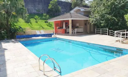 Casa para venda ou locação, na Granja Viana -  Condomínio fechado - segurança 24h.