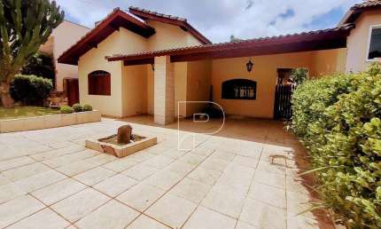 Casa com 3 dormitórios à venda, 160 m² por R$ 890.000,00 - Villa Rica - Vargem Grande Paulista/SP
