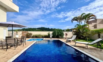 Casa com 3 suites à venda, 388 m² por R$ 2.800.000 - Granja Viana