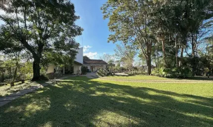 Casa com 3 dormitórios à venda, 434 m² por R$ 2.900.000,00 - Granja Viana - Carapicuíba/SP