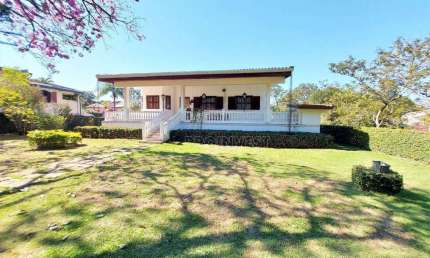 Casa térrea em condomínio na Granja Viana, São Fernando Golf Club