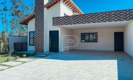 Casa térrea nova, com integração e ótima localização!