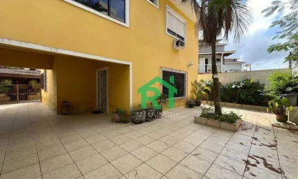 Casa na praia 4 dormitórios à venda, 240 m² por R$ 848.000