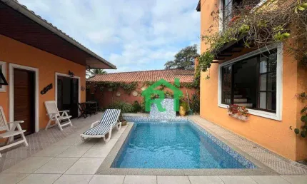 Casa à venda na Praia da Enseada | Rocha Imóveis Guarujá
