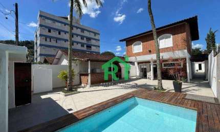 Casa Reformada, 4 Dormitórios (1 Suíte), 4 Vagas, Lazer, Enseada, Guarujá/SP