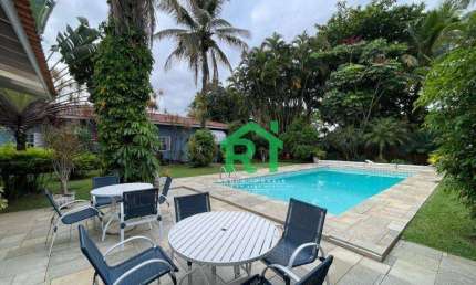 Casa a` venda na Praia do Pernambuco | Rocha Imo´veis Guaruja´