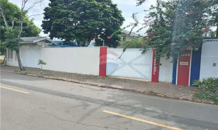 Prédio á venda com 30 kitnetes e 2 casas no bairro Morumbi em Paulínia/SP.