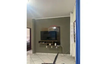 Casa em Sumaré com 2 dormitórios, vaga para 3 carros
