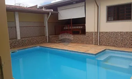 Casa à venda com  3 dormitórios sendo 1 suíte,  com piscina e churrasqueira em Paulínia - SP