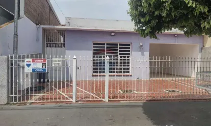 'Casa 3 Quartos e Quintal Grande no Jardim Bela Vista'