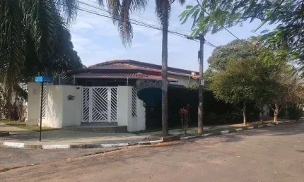 Casa com 3 quartos à venda na Rua Doutor Moacir Costa Couto, 14, Jardim Bela Vista III, Cosmópolis