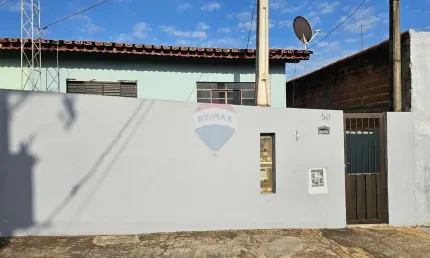 Casa 01 quarto, sem garagem, próxima ao centro, para locação.