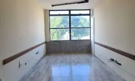 Sala comercial com 1 sala para alugar na Rua General Câmara, 5, Centro, Santos por R$ 1.400