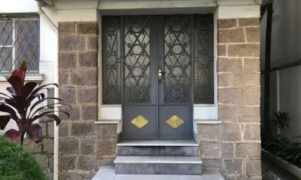 Casa com 3 quartos para alugar na Doutor Tolentino Filgueiras, 130, Gonzaga, Santos por R$ 25.000