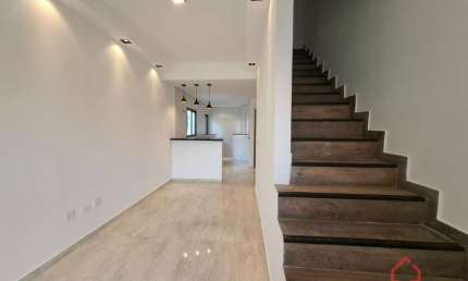 Casa em condomínio fechado com 3 quartos à venda na Rua Monte Castelo, 355, Aviação, Praia Grande por R$ 630.000