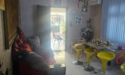 Casa com 3 quartos à venda na doutor emílio carlos, 223, vila cascatinha, são vicente por r$ 460.000