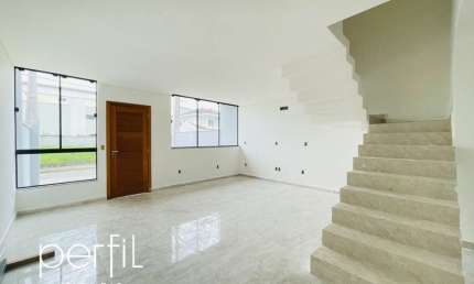 Sobrado Geminado Novo a Venda 2 Suítes mais 1 Quarto Loteamento Santos Dumont Bairro Jardim Sofia Joinville SC