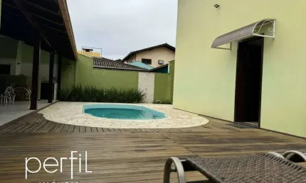Casa a venda com 280 m2 bairro iririu - joinville/sc