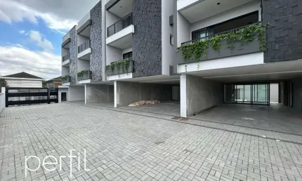 Imperdível: Casa em Condomínio à venda em Joinville-SC, Glória. 3 quartos, 3 suítes, 3 salas, 3 banheiros, 4 vagas, 318,51m².