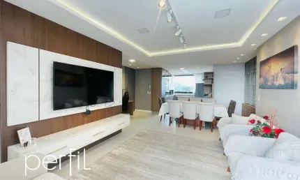 Cobertura a venda com três suítes e 4 vagas de garagem no bairro Santo Antônio - Joinville/ SC