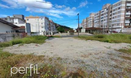 Terreno Comercial à Venda na Glória - Joinville-SC  960m² de Área