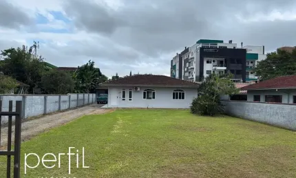 Terreno à venda no bom retiro em joinville-sc 17x51 com 867,00 m² de área!