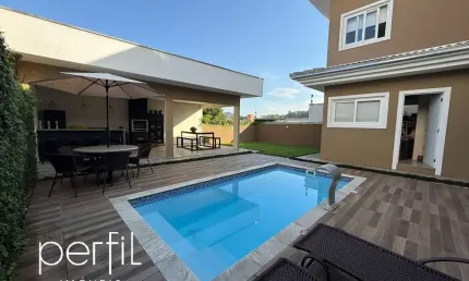 Casa em condominio fechado no glória 4 quartos sendo 2 suítes e 2 vagas de garagem - Joinville, SC