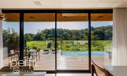 Casa com 3 suítes e 2 vagas de garagem em condominio fechado - joinville, sc