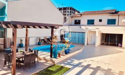 Casa triplex 3 dormitÓrios a venda em camboriÚ, Centro, Camboriú - SC