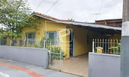 Casa com edÍcula a venda bairro iate clube, Jardim Iate Clube, Balneário Camboriú - SC