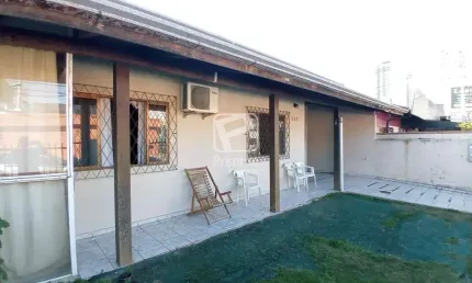 Casa com 3 quartos a venda no centro de bc, Centro, Balneário Camboriú - SC