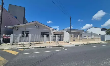 Casa no bairro iate clube, Jardim Iate Clube, Balneário Camboriú - SC