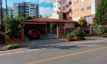 Casa com 3 dormitórios à venda por R$ 2.190.000,00 - América - Joinville/SC