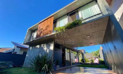 Sobrado com 3 dormitórios à venda, 210 m² por R$ 1.900.000,00 - Bom Retiro - Joinville/SC