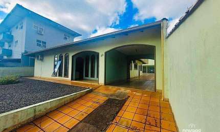 Casa com 4 dormitórios à venda, 173 m² por R$ 990.000,00 - Saguaçu - Joinville/SC