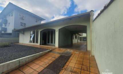 Casa com 4 dormitórios para alugar, 176 m² por R$ 5.900,00/mês - Saguaçu - Joinville/SC