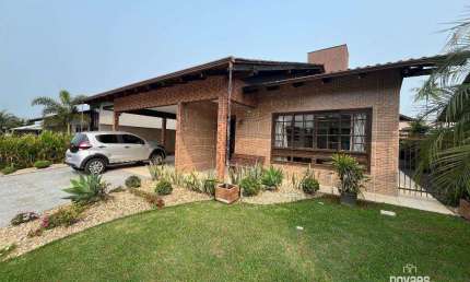 Casa AVERBADA em CONDOMÍNIO FECHADO com 4 dormitórios à venda, 241,00 m² por R$ 1.350.000,00 - Glória - Joinville/SC