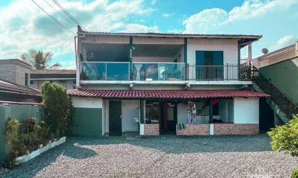 Sobrado com 6 dormitórios à venda, 276 m² por R$ 800.000,00 - Aventureiro - Joinville/SC