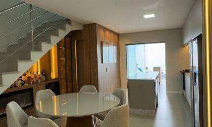 Sobrado de Luxo com 3 suítes à venda, 160 m² por R$ 1.340.000 - Atiradores - Joinville/SC