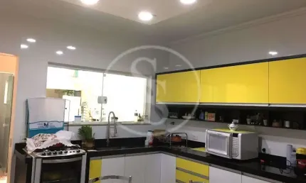 Sobrado à venda no bairro dos casa com 167m², 2 dormitórios por r$700.000,00 / ref. so1088