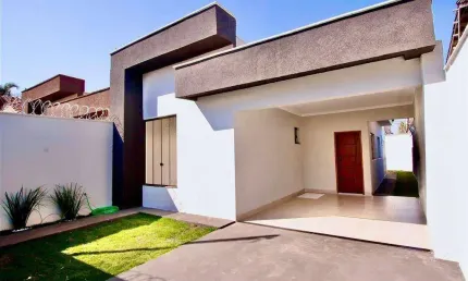 Vende-se casa 2 quartos com 1 suíte, blindex, porcelanato, quintal e área gourmet  industrial santo