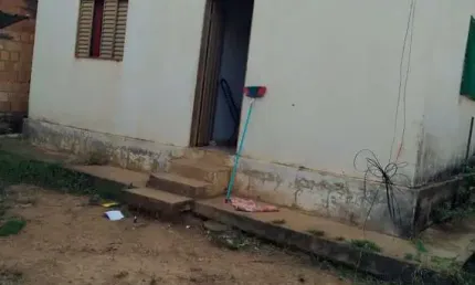 Casa a venda com  2 quartos com 1 suíte, sala, cozinha, terreno 180 metros  no  jardim dom bosco ap
