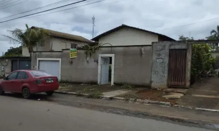 Vendo casa na av.rio branco,  dois quartos com 1 suíte, área tipo l, setor colonial sul, aparecida