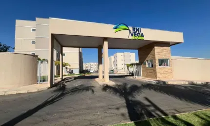 Aluga-se apartamento com 2 quartos 1 banheiro social, sala, cozinha, garagem  ,no condominio rni ve