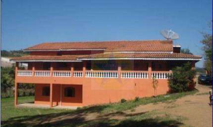 Espaçosa Chácara de 5 Suítes à Venda - 8990 m² - Serra Negra, Bom Jesus dos Perdões/SP