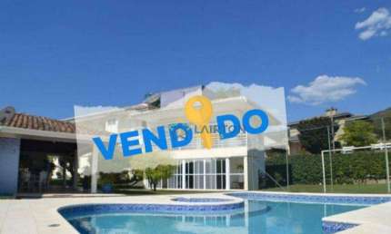 Casa de Alto Padrão com 4 Dormitórios, Área de Lazer Completa à Venda no Jardim Flamboyant, Atibaia