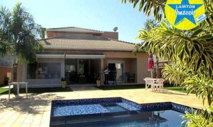 Casa de 3 Dormitórios no Condomínio Residencial Shamballa II - Atibaia/SP: Conforto e Natureza em 225 m²