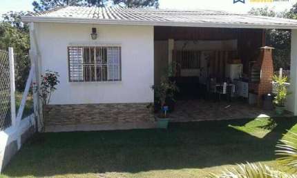 Casa à Venda em Bom Jesus dos Perdões - Bem localizada, fácil acesso.